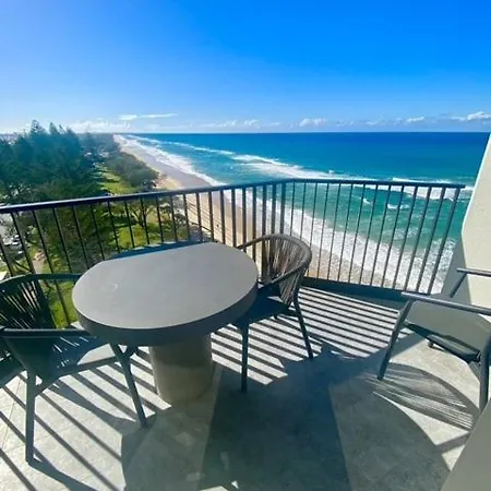 Golden Sands On The Beach - Absolute Beachfront Apartments Main Beach Exterior photo