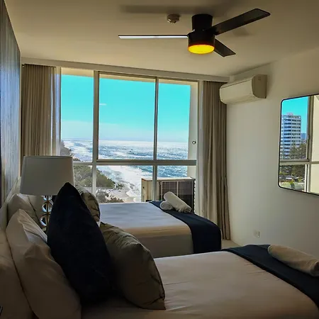 Golden Sands On The Beach - Absolute Beachfront Apartments Main Beach Exterior photo
