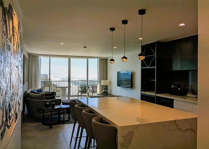 Golden Sands On The Beach - Absolute Beachfront Apartments