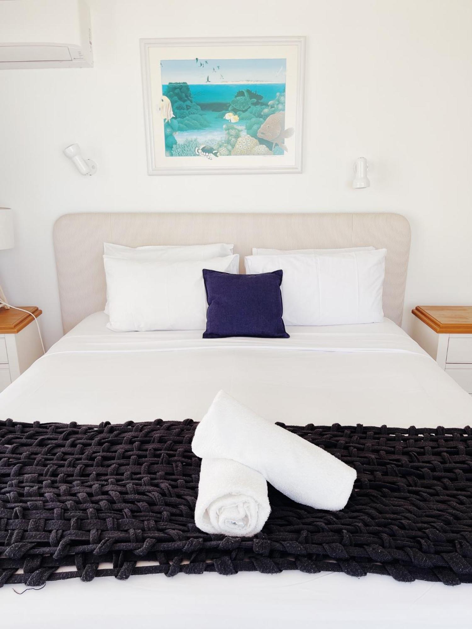 Aparthotel Golden Sands On The - Absolute Beachfront Main Beach