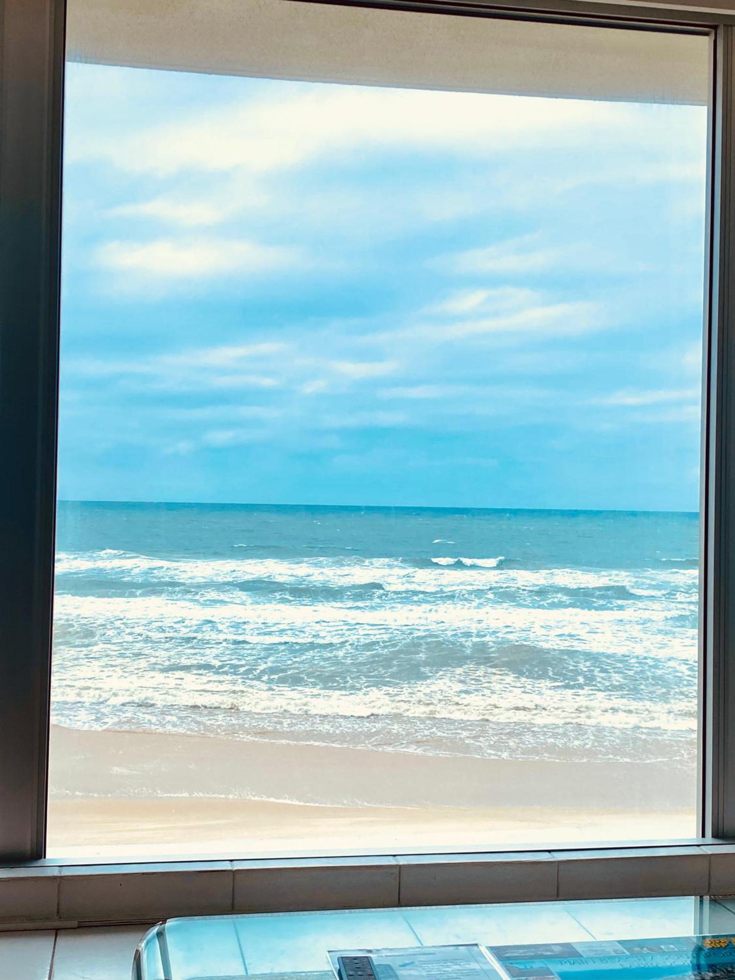 Aparthotel Golden Sands On The - Absolute Beachfront Main Beach