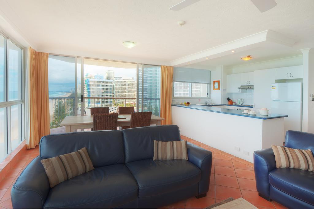 Golden Sands On The - Absolute Beachfront Main Beach